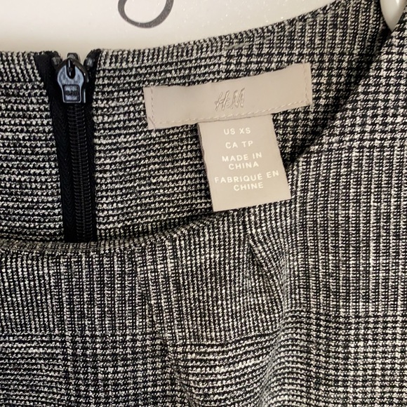 H&M dress size XS - Picture 2 of 3